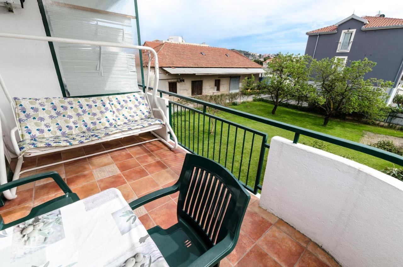Apartments Katja Трогир Екстериор снимка