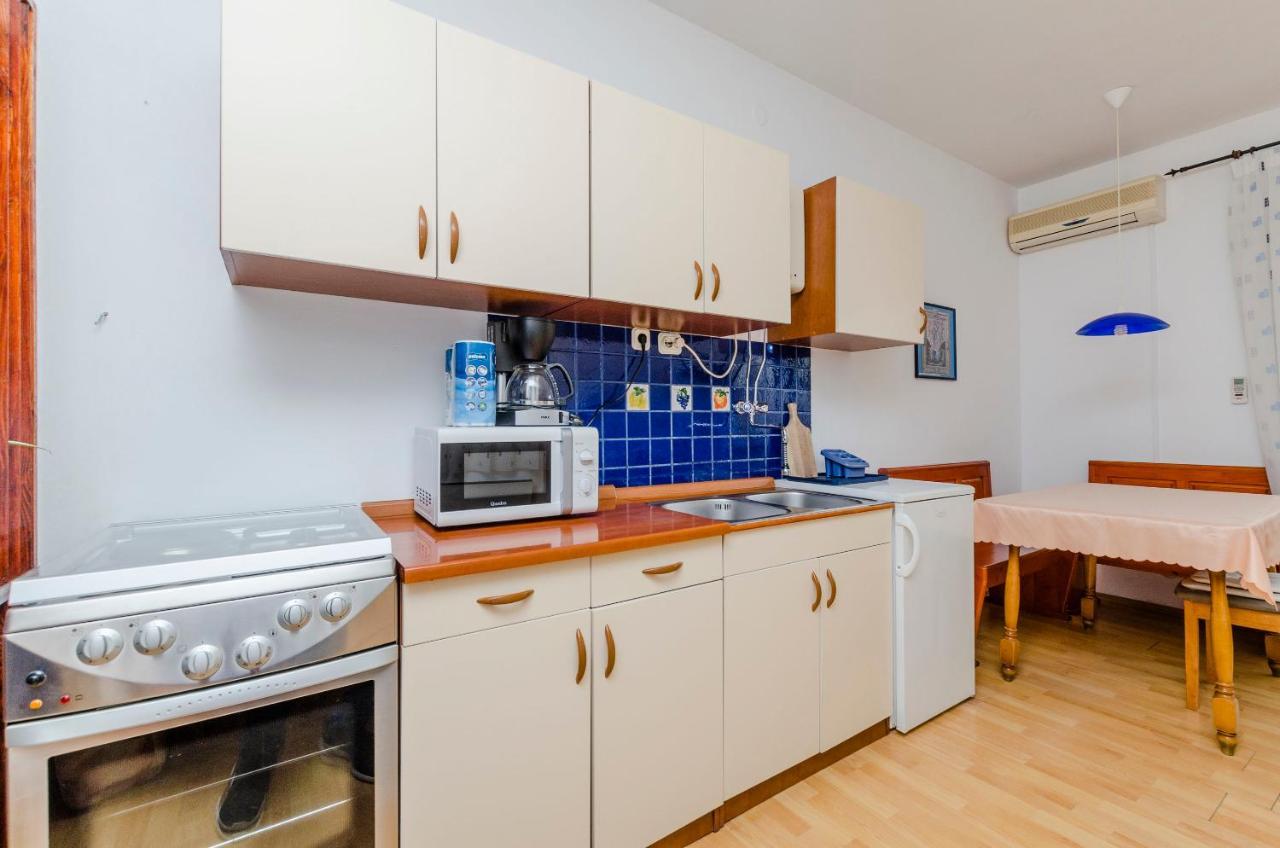 Apartments Katja Трогир Екстериор снимка