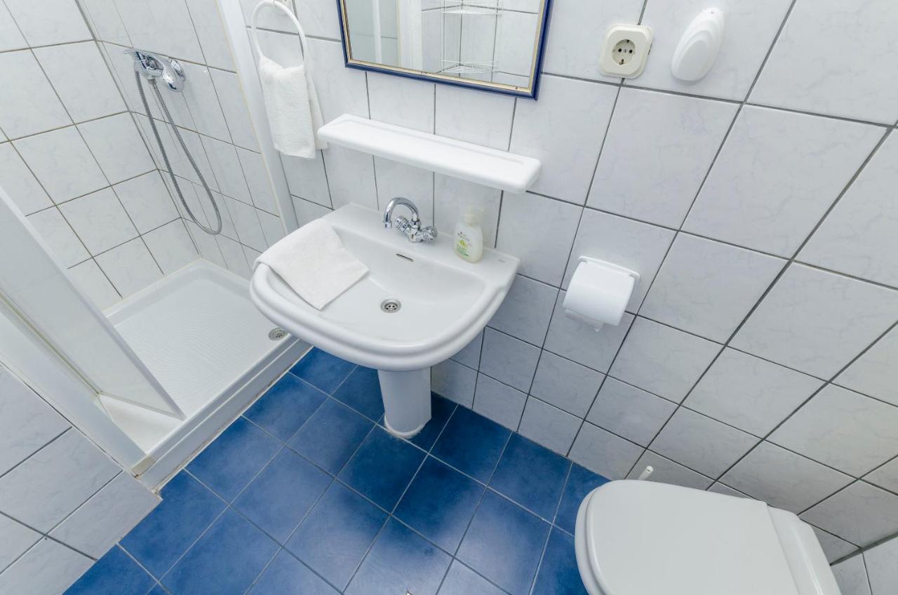 Apartments Katja Трогир Екстериор снимка