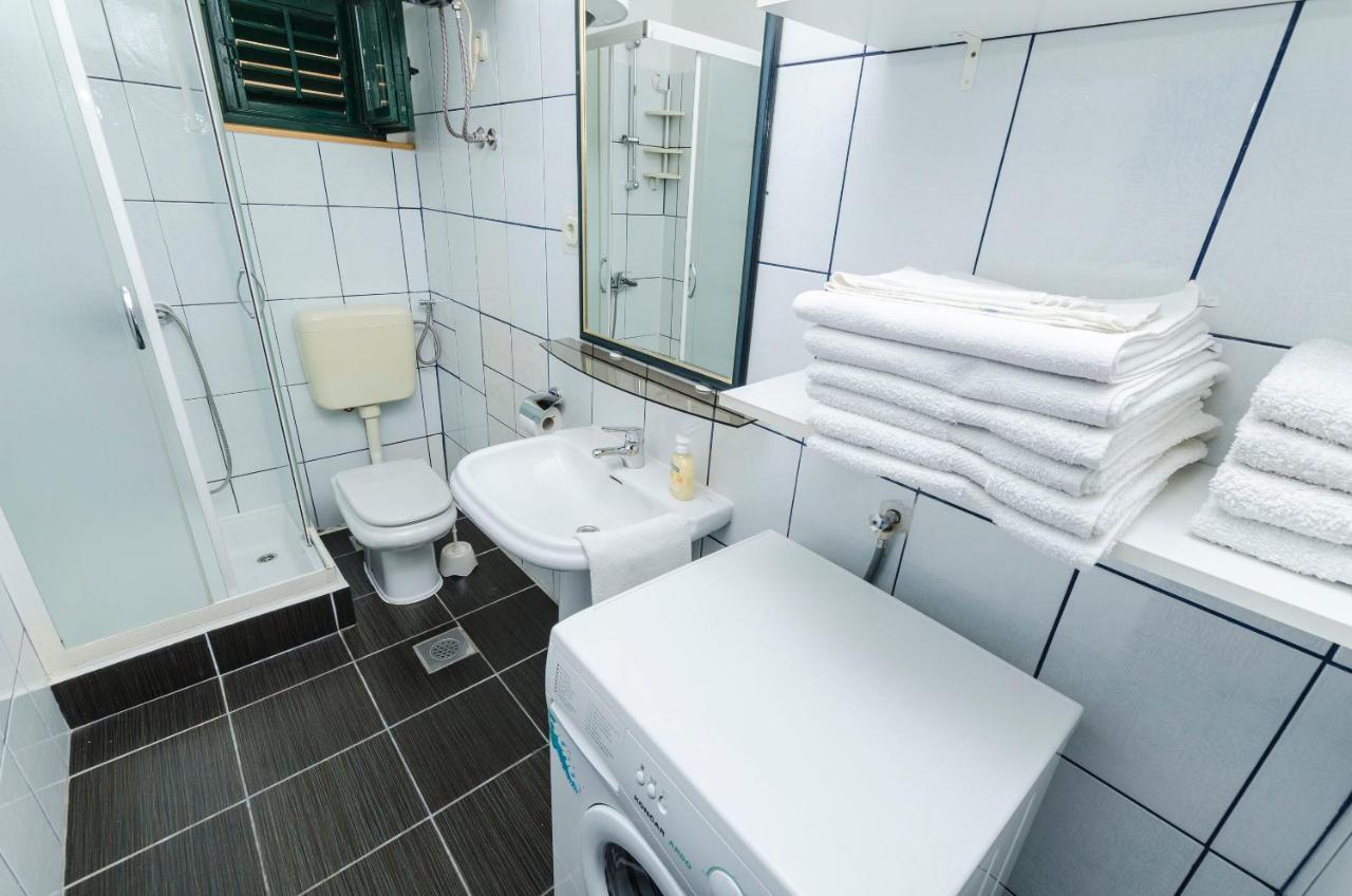 Apartments Katja Трогир Екстериор снимка